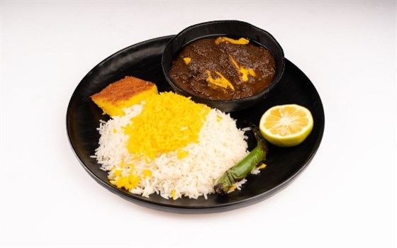 چلو خورشت فسنجان با فیله مرغ
