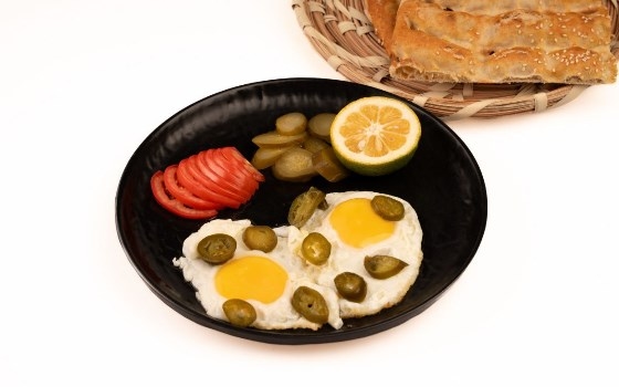 نیمرو با هالوپینو